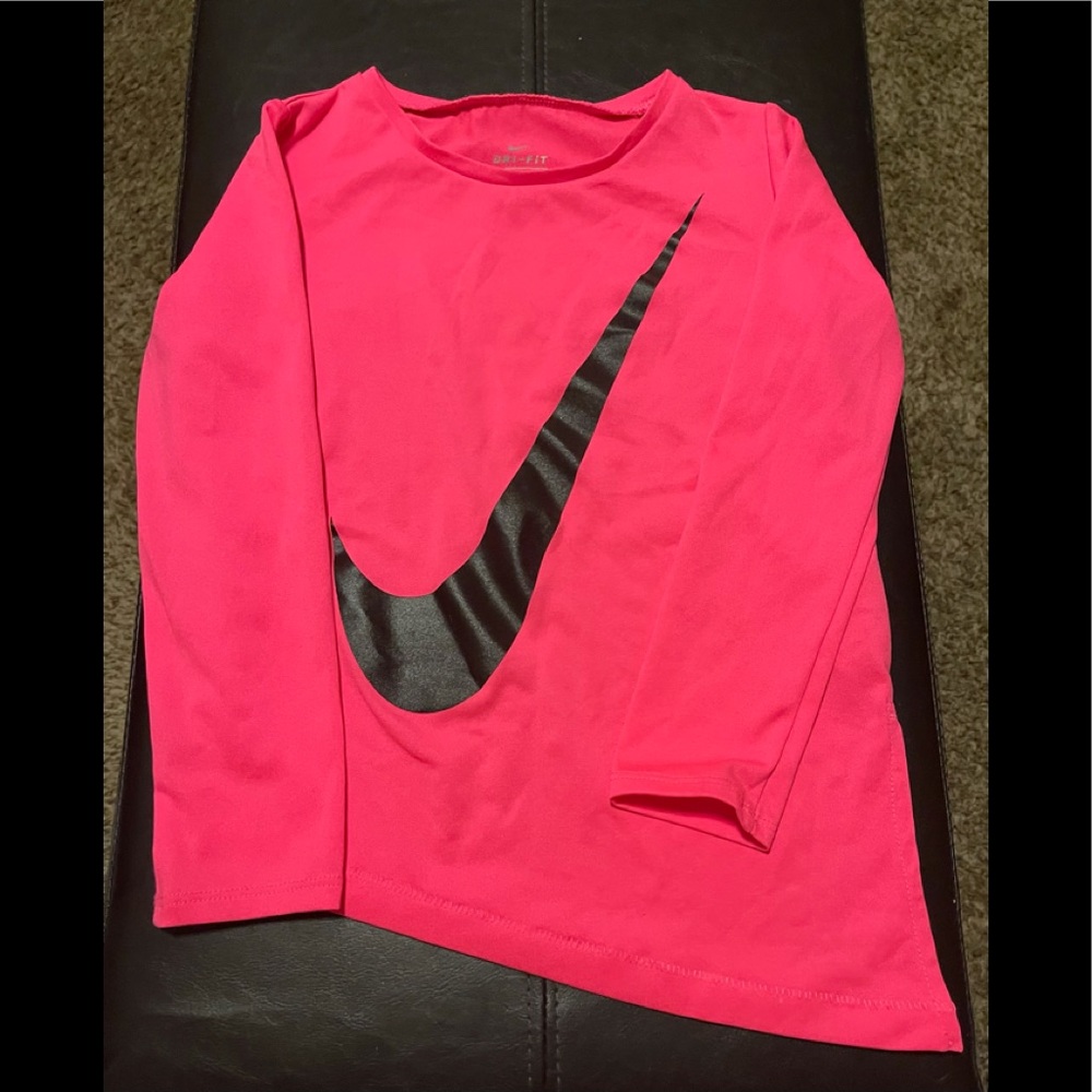 Girl’s Nike long sleeve shirt